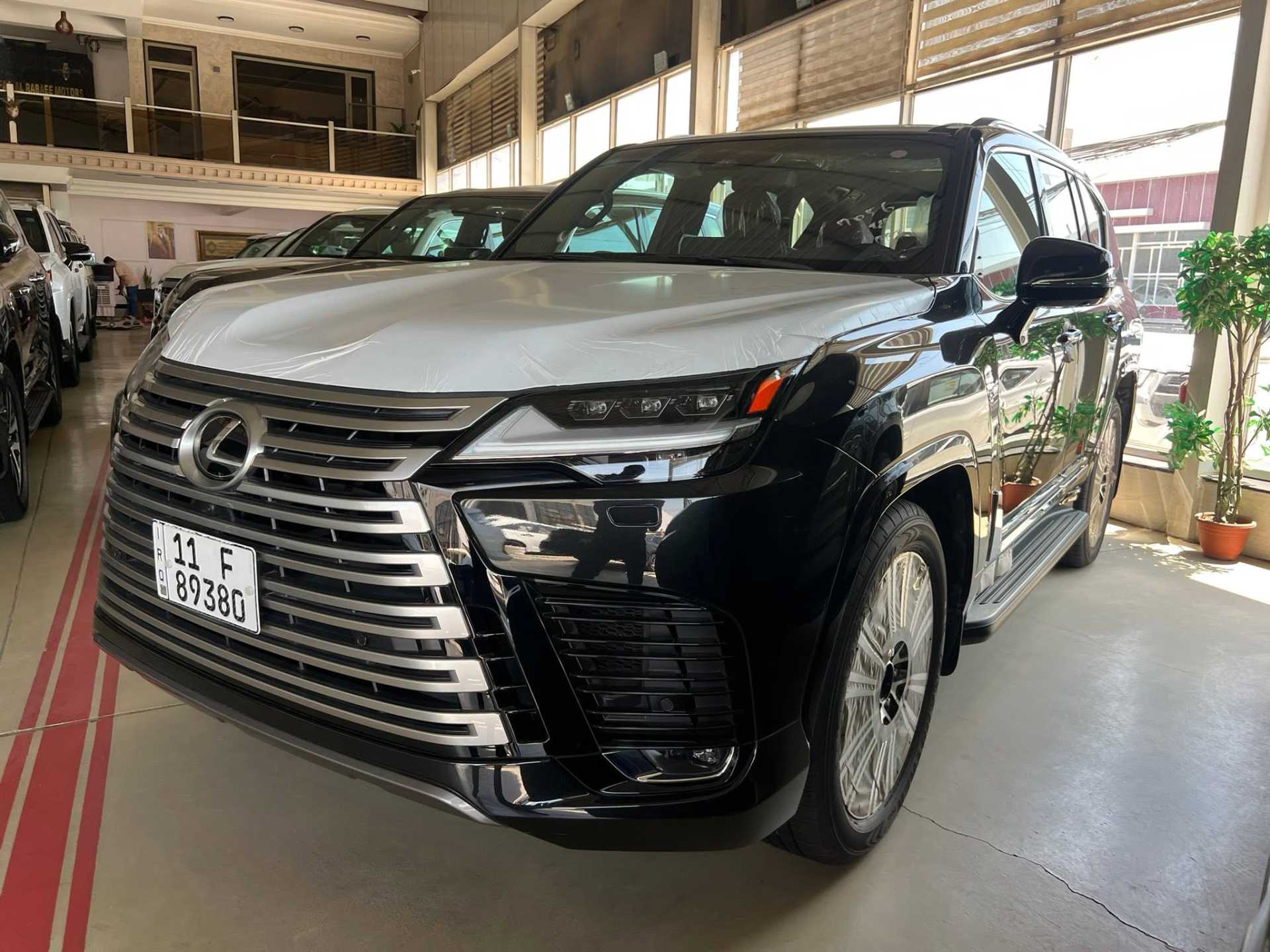 Lexus LX600 2025