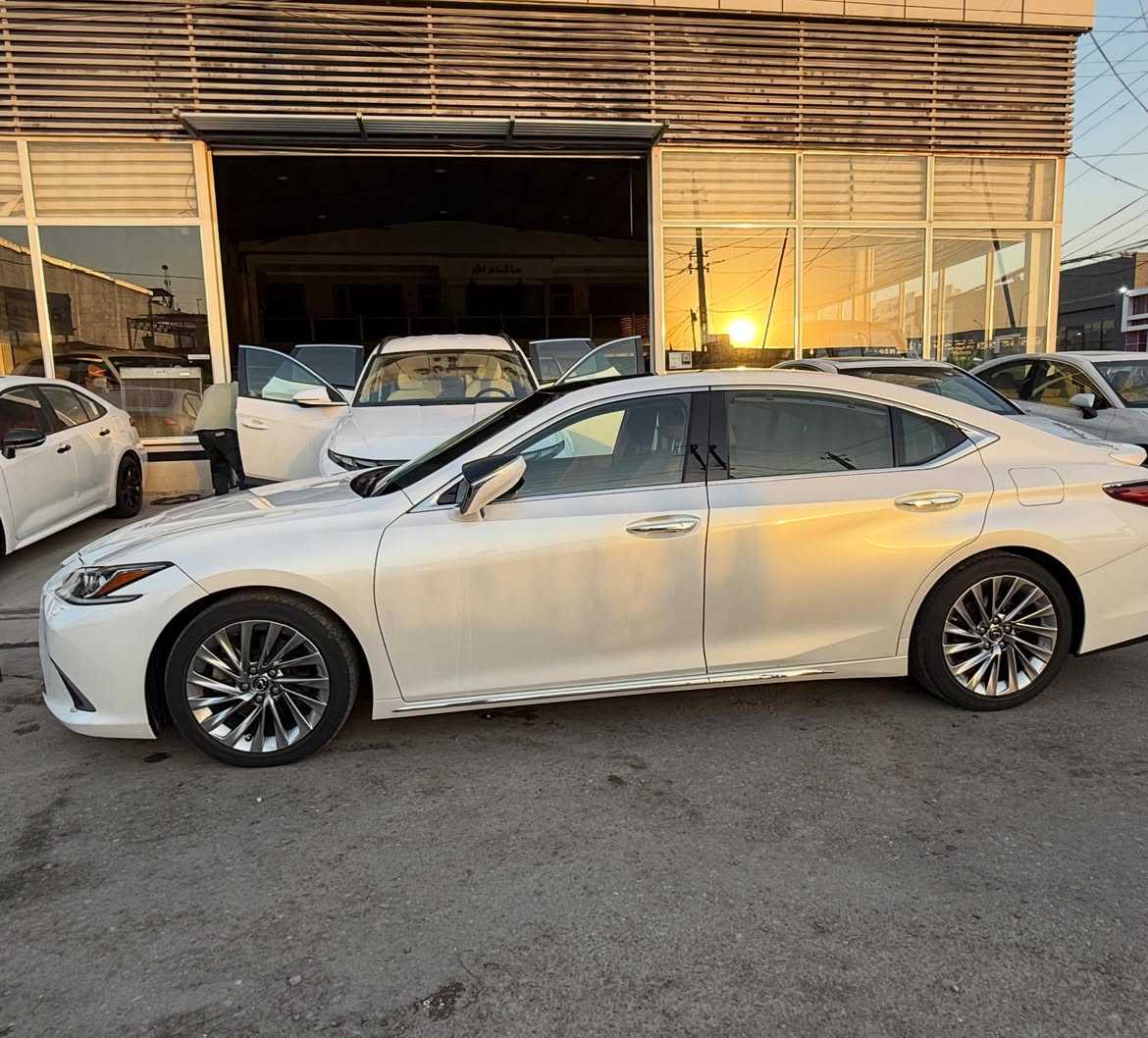 Lexus ES350 2024