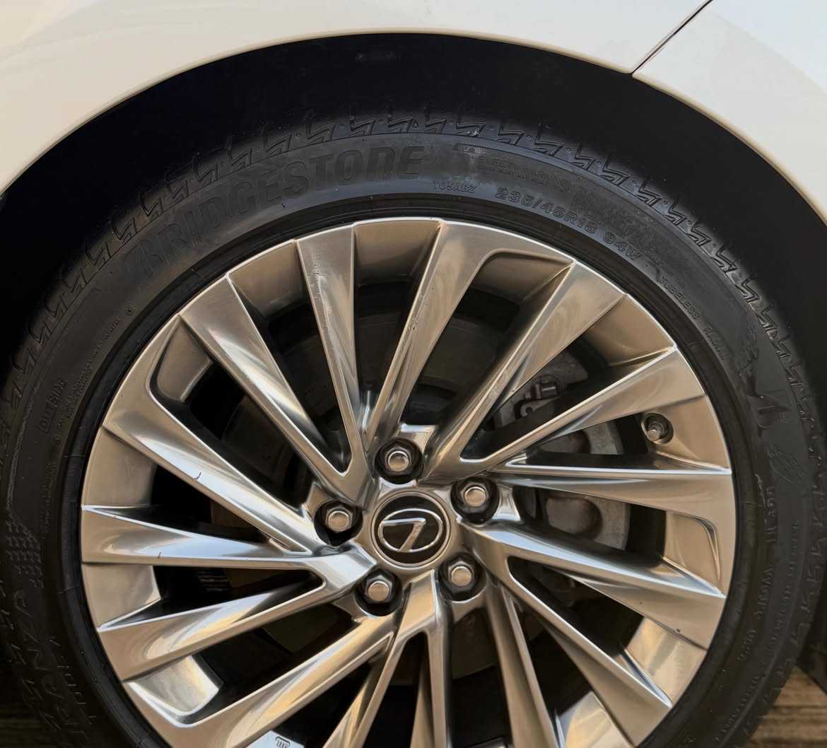 Lexus ES350 2024