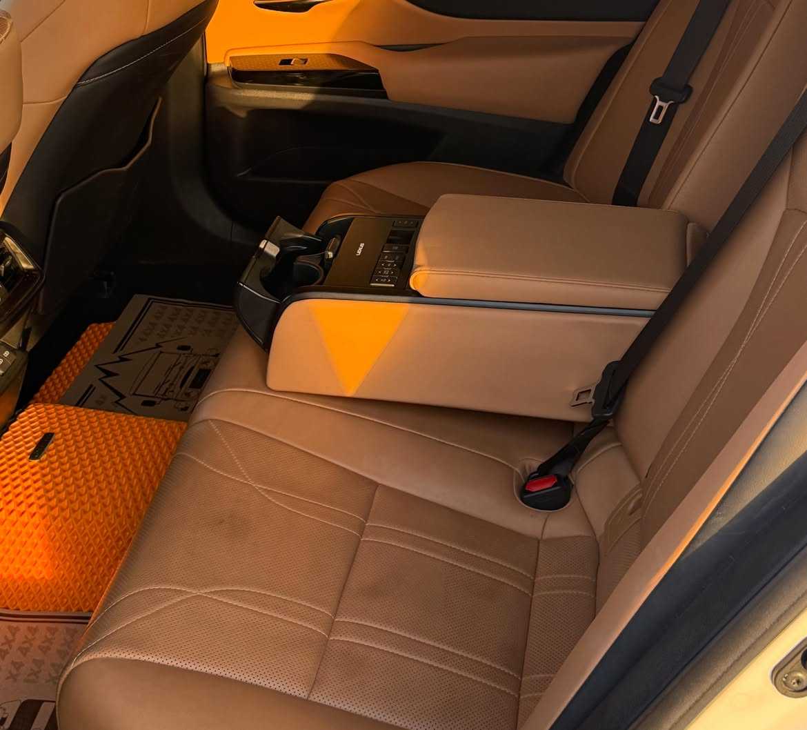 Lexus ES350 2024