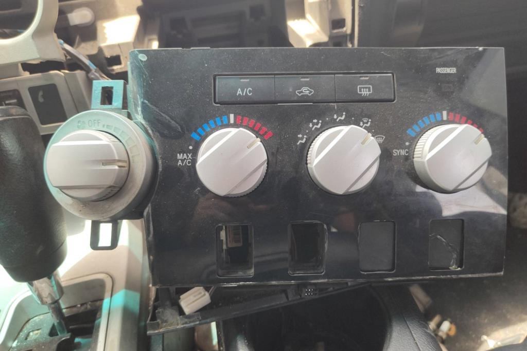 Cabin  Control buttons Toyota Tundra