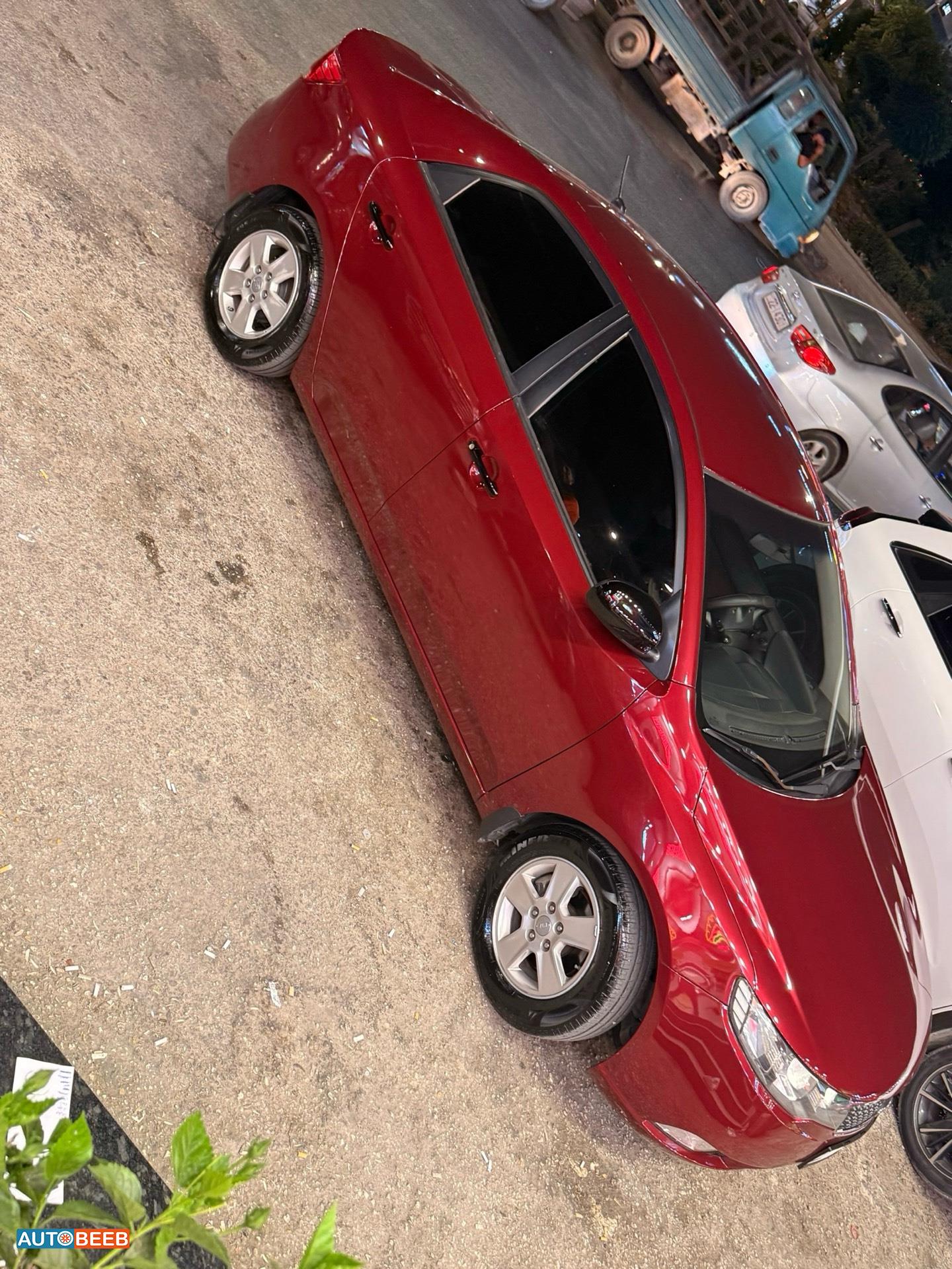 كيا سيراتو 2011