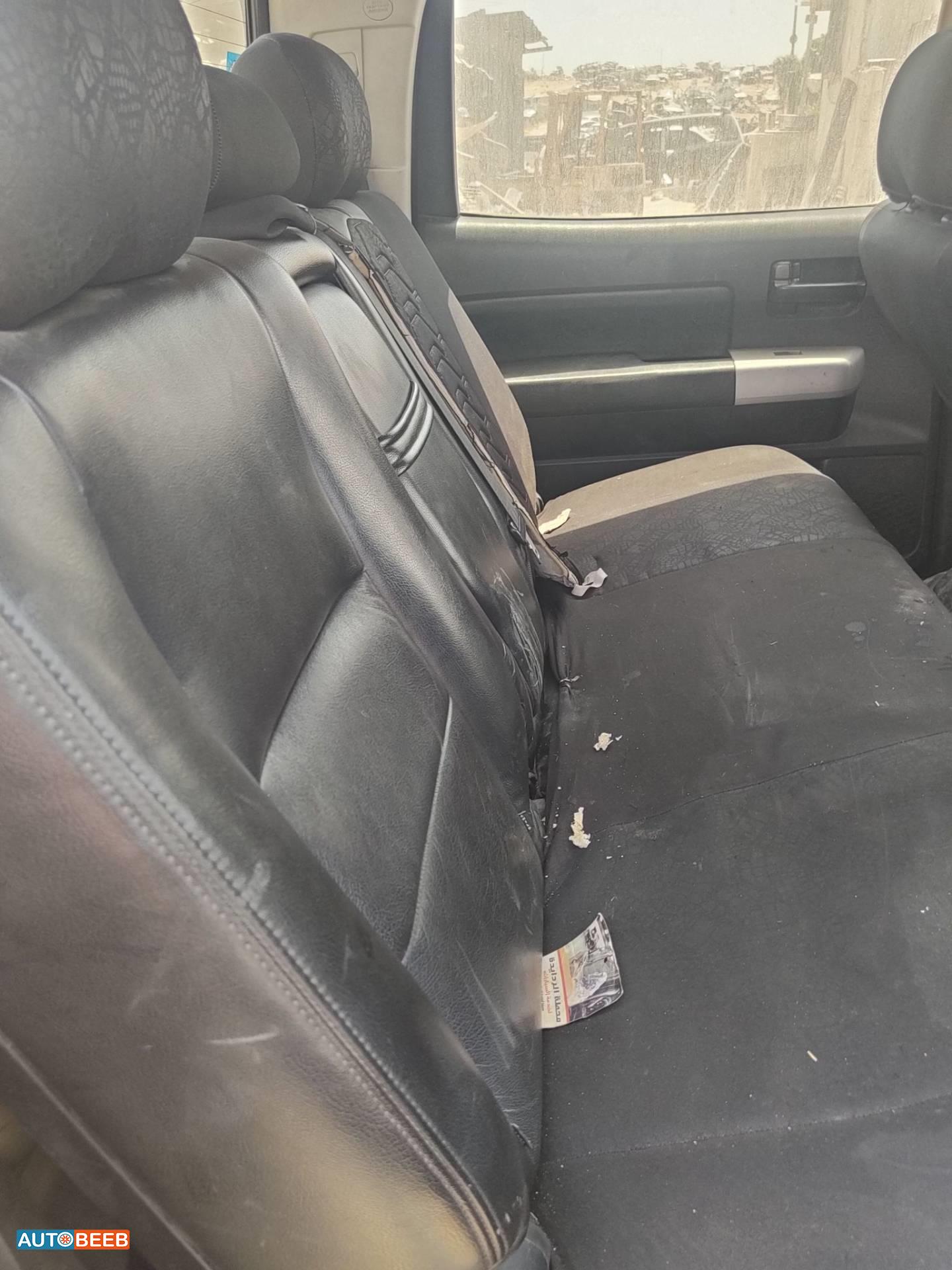 Cabin  Seat Toyota Tundra
