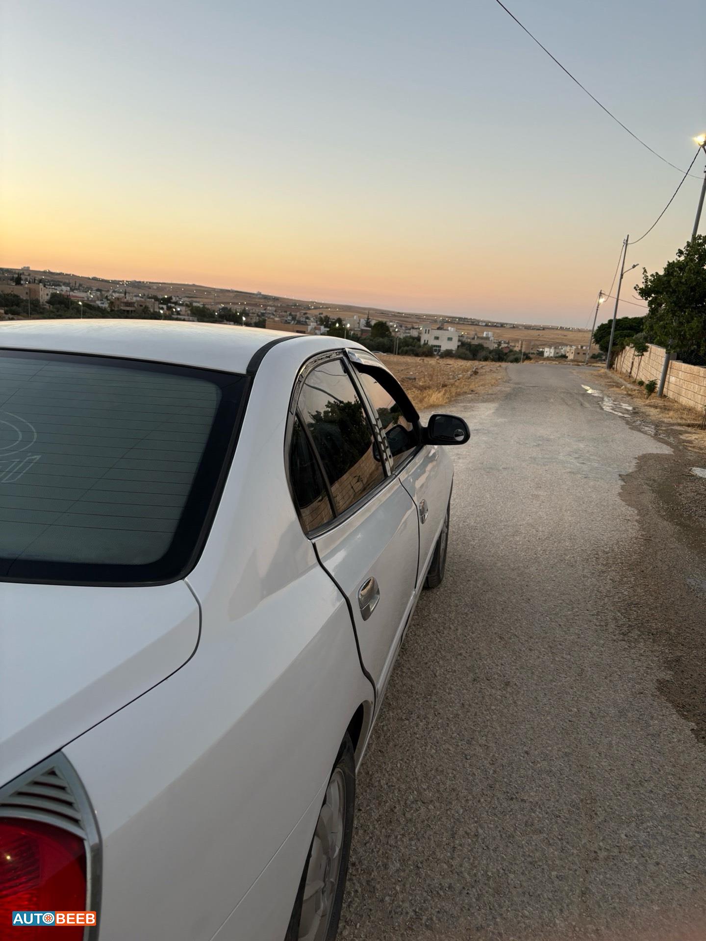 هيونداي افانتي 2000