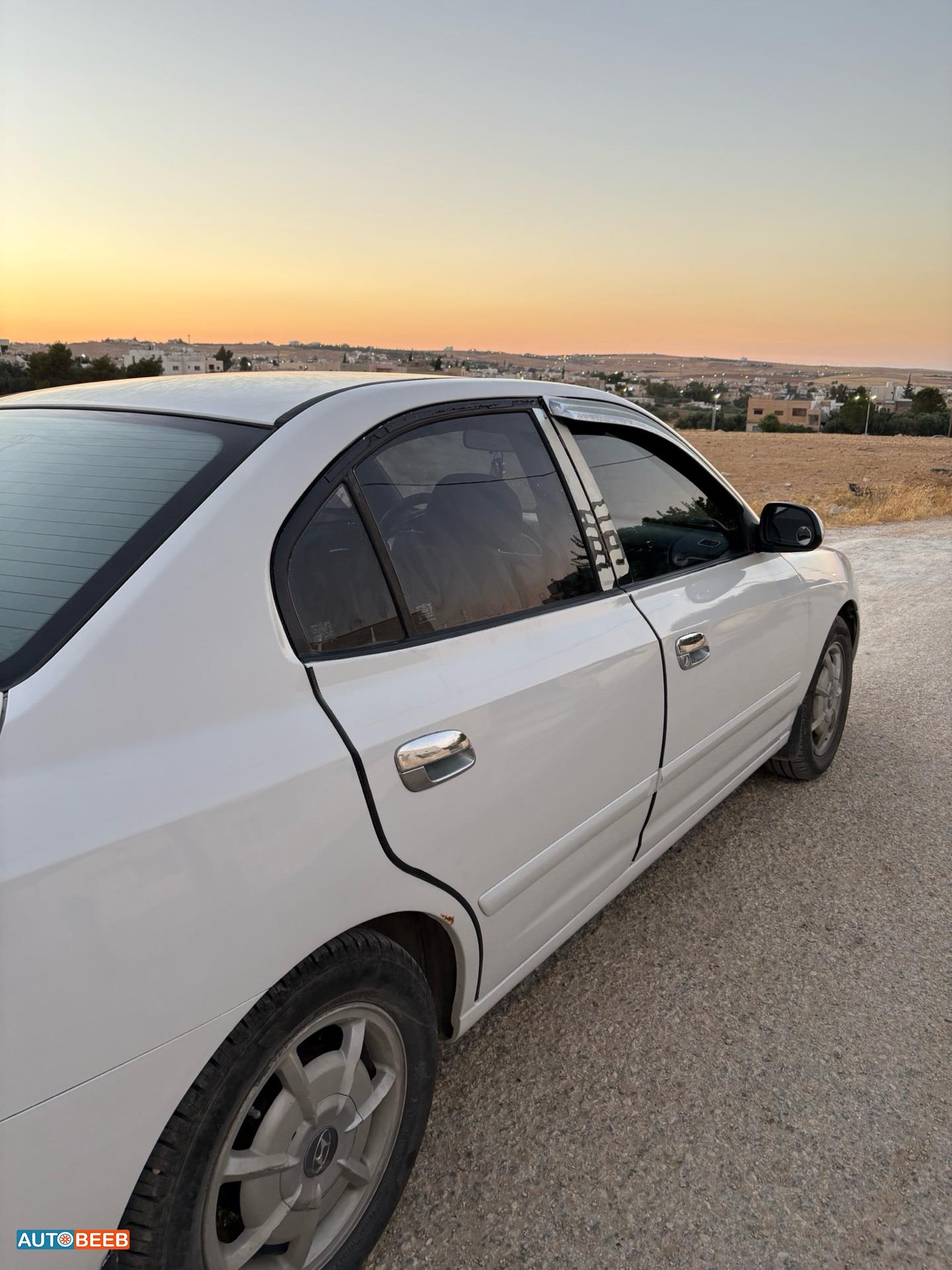 هيونداي افانتي 2000