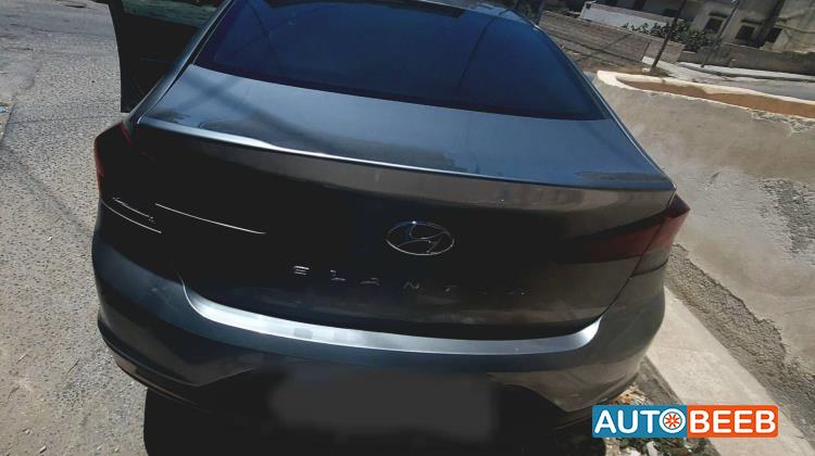 Hyundai Elantra 2020