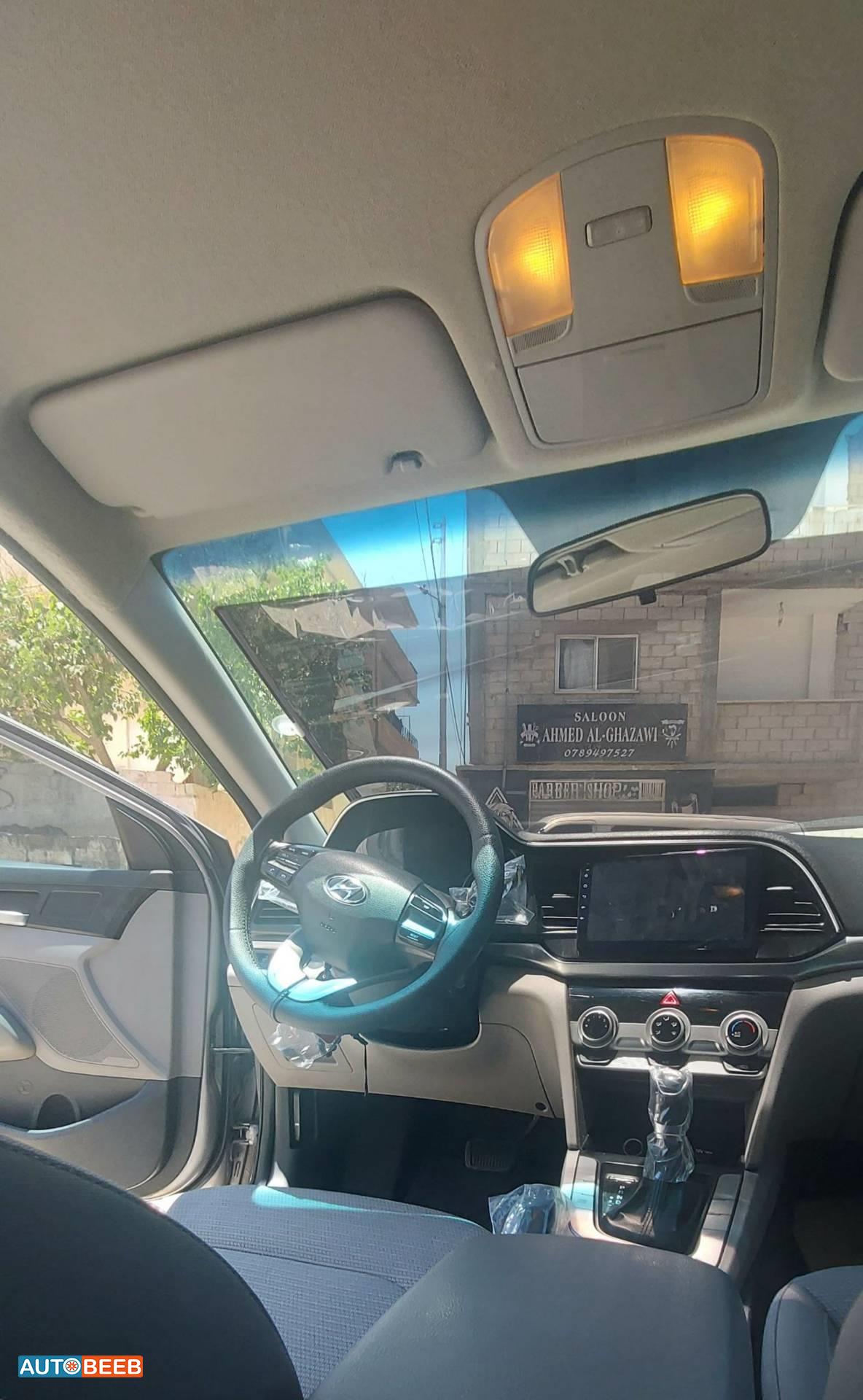 Hyundai Elantra 2020