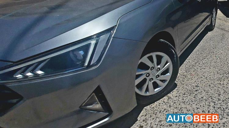 Hyundai Elantra 2020