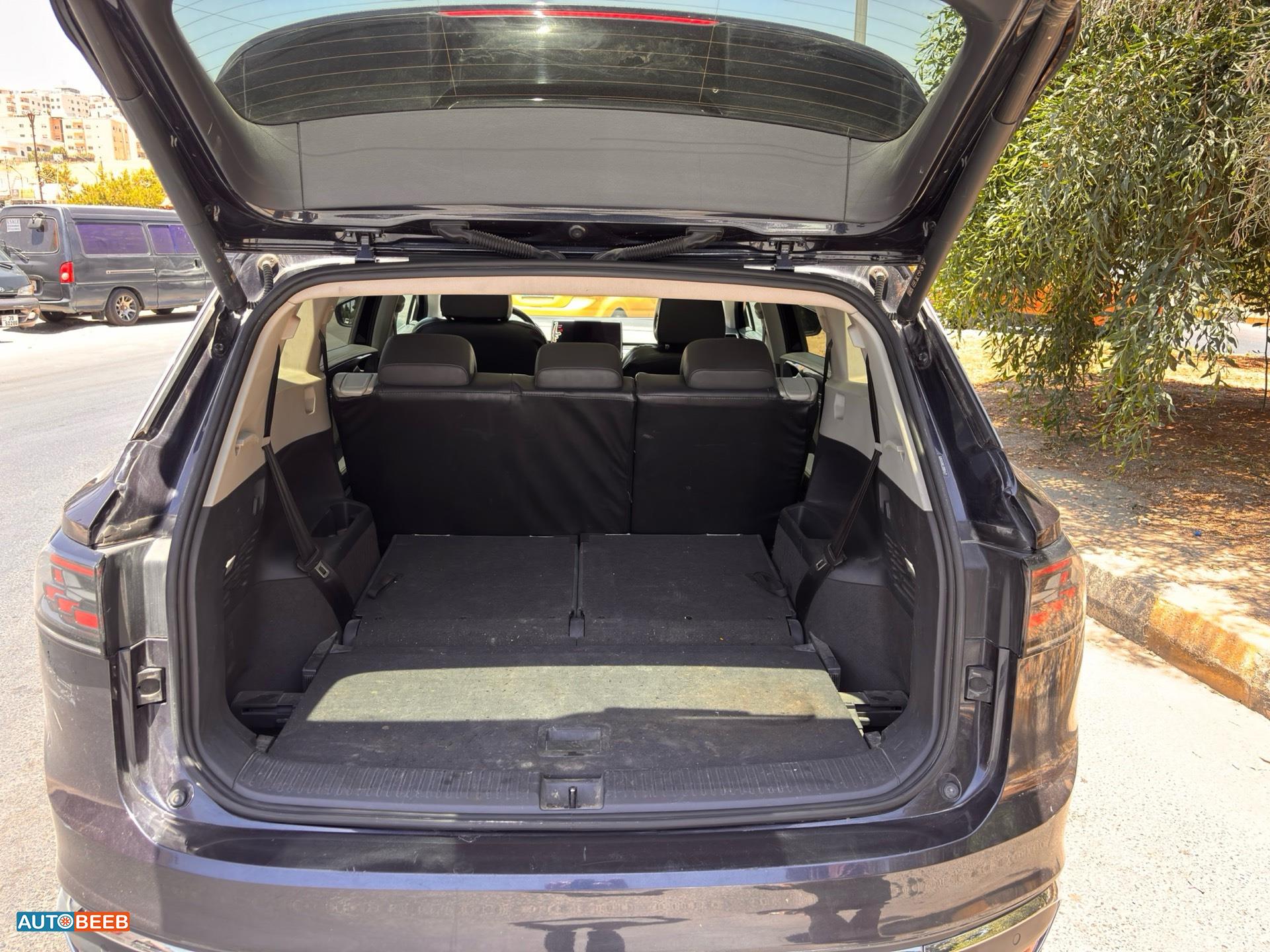 Volkswagen ID.6 2022