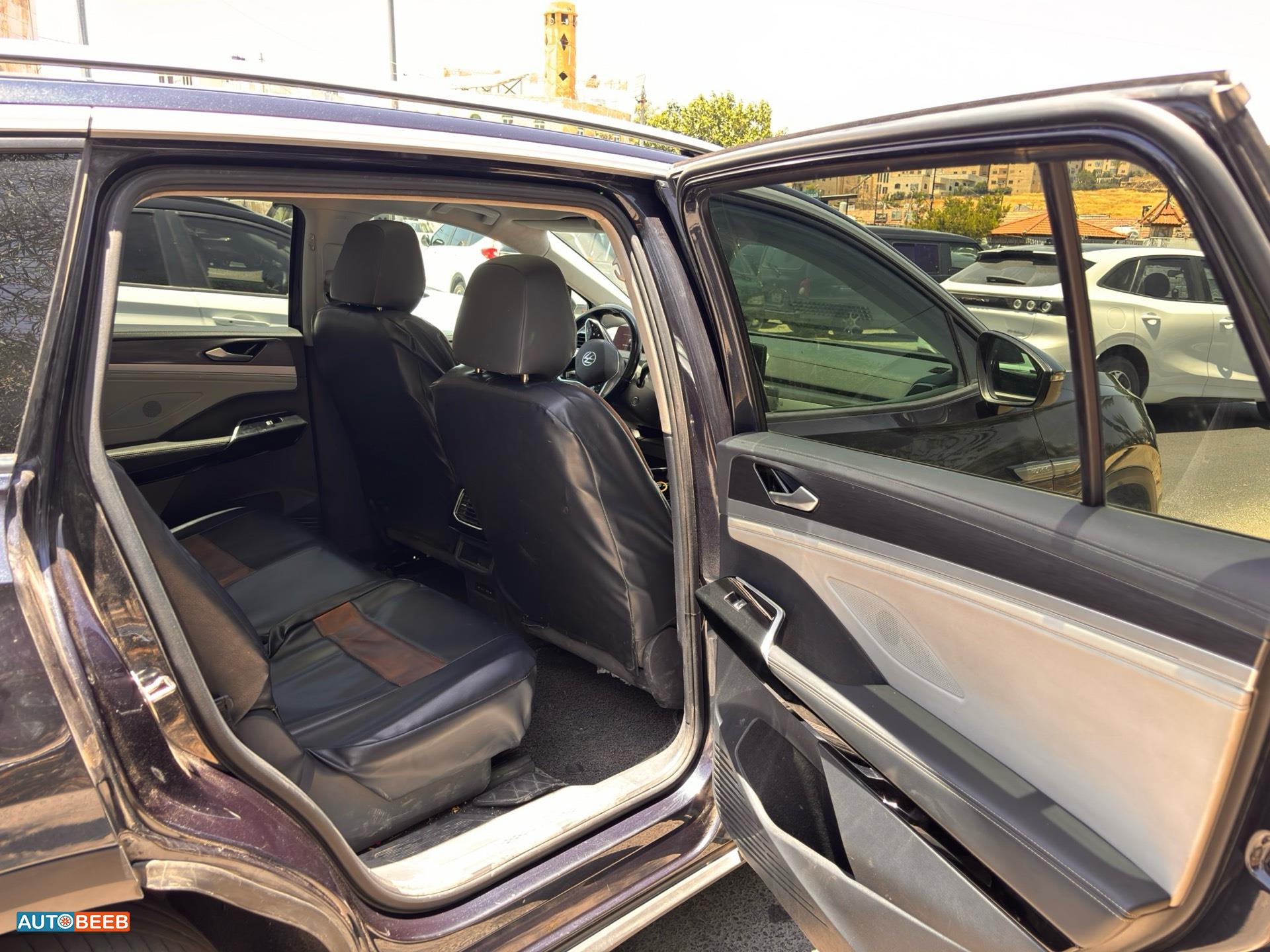 Volkswagen ID.6 2022