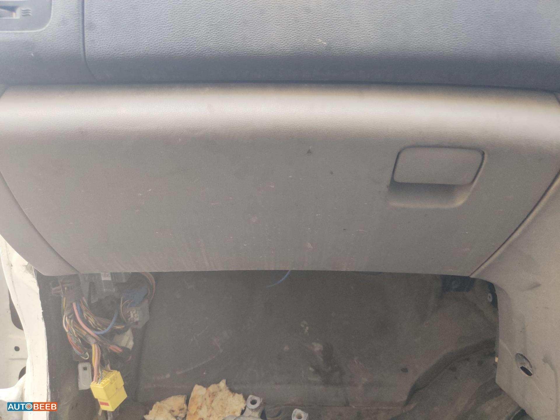 Cabin  Dashboard Hyundai H1