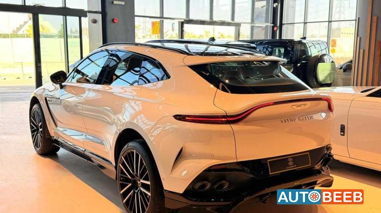 Aston Martin DBX 2024