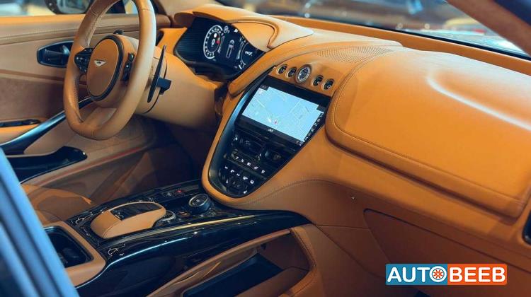 Aston Martin DBX 2024