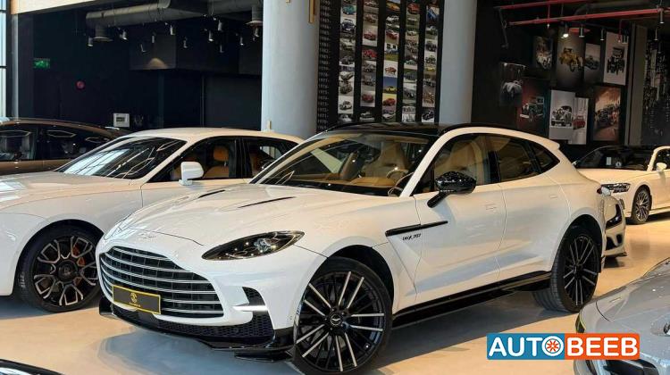 Aston Martin DBX 2024