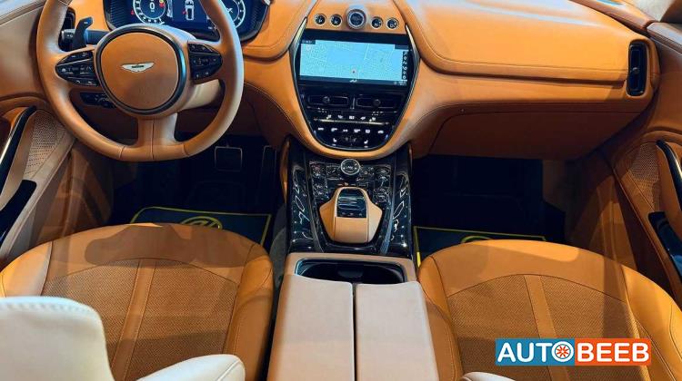 Aston Martin DBX 2024