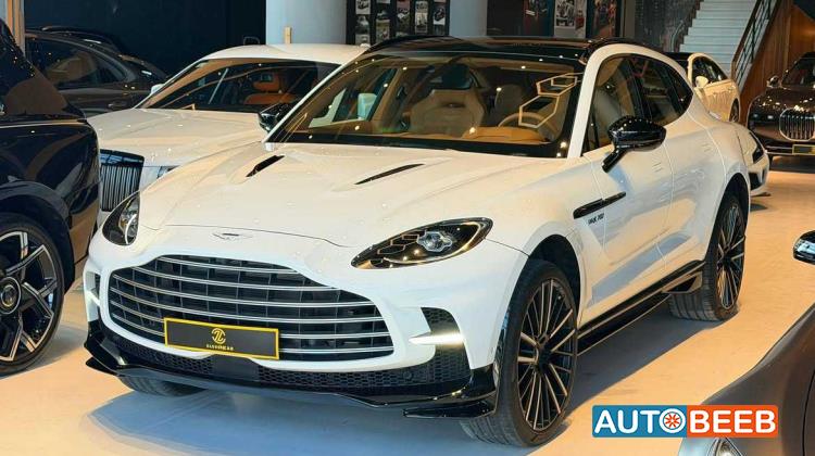Aston Martin DBX 2024