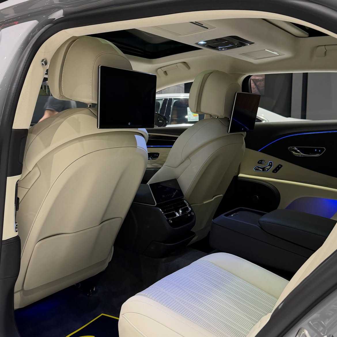 Bentley Flying Spur 2023
