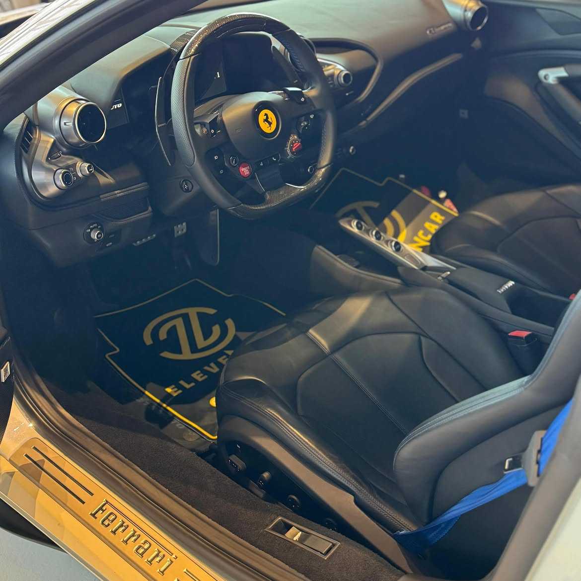 Ferrari F8  2021