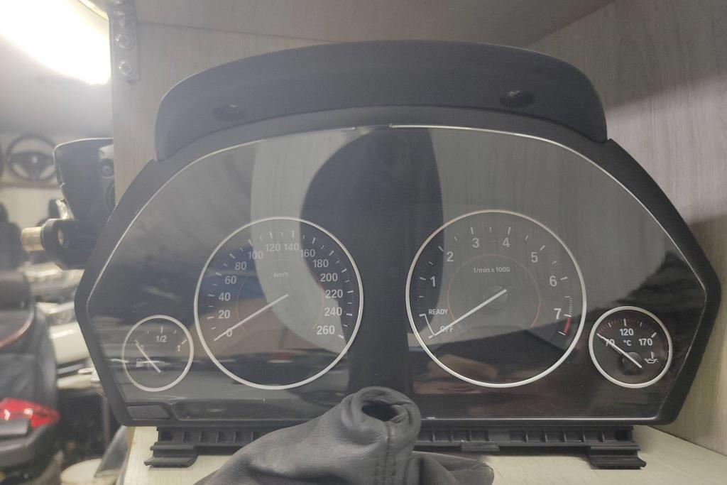 Cabin  Dashboard BMW 330