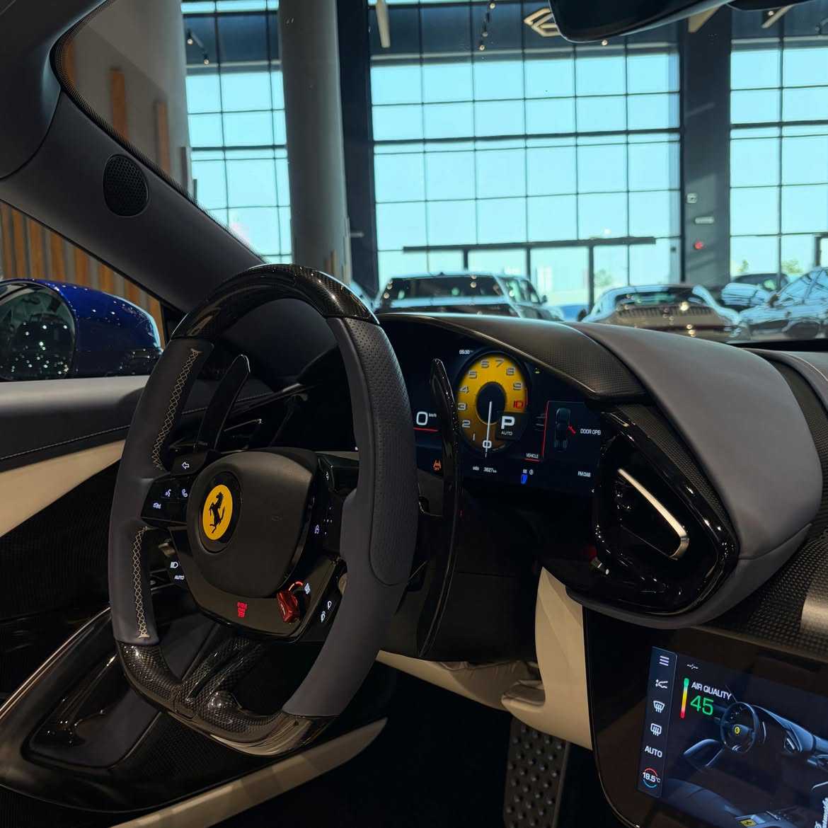 فيراري 12 سيليندري 2025