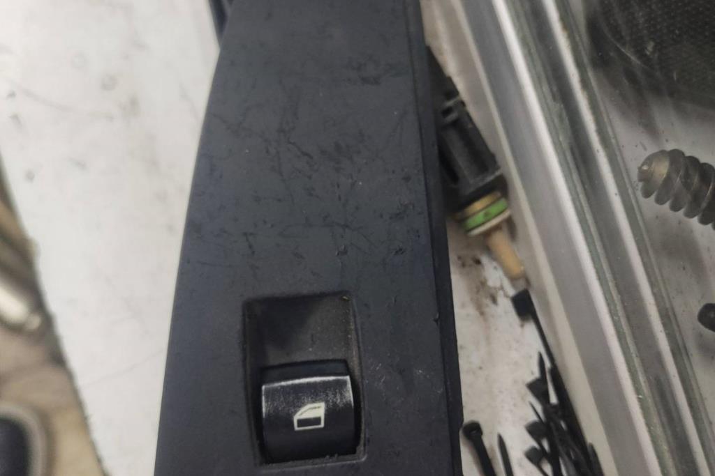Cabin  Control buttons BMW 520