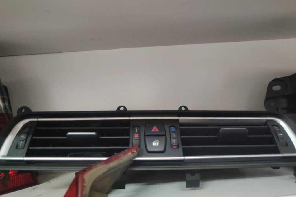 Cabin  Control buttons BMW 725