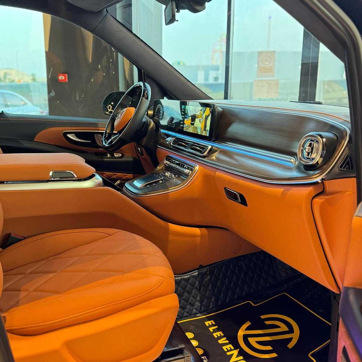 ميني باص مرسيدس بنز 2025