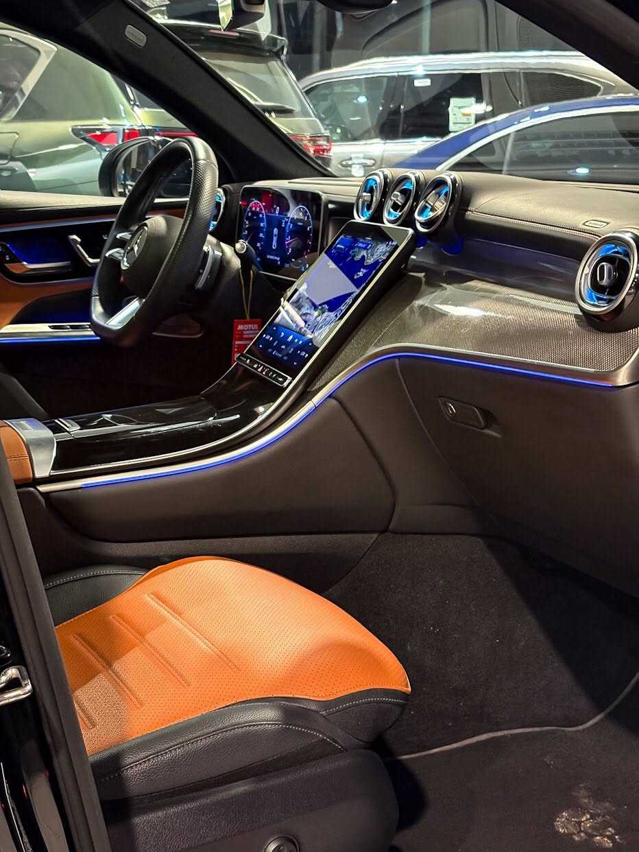 Mercedes Benz GLC300 2024