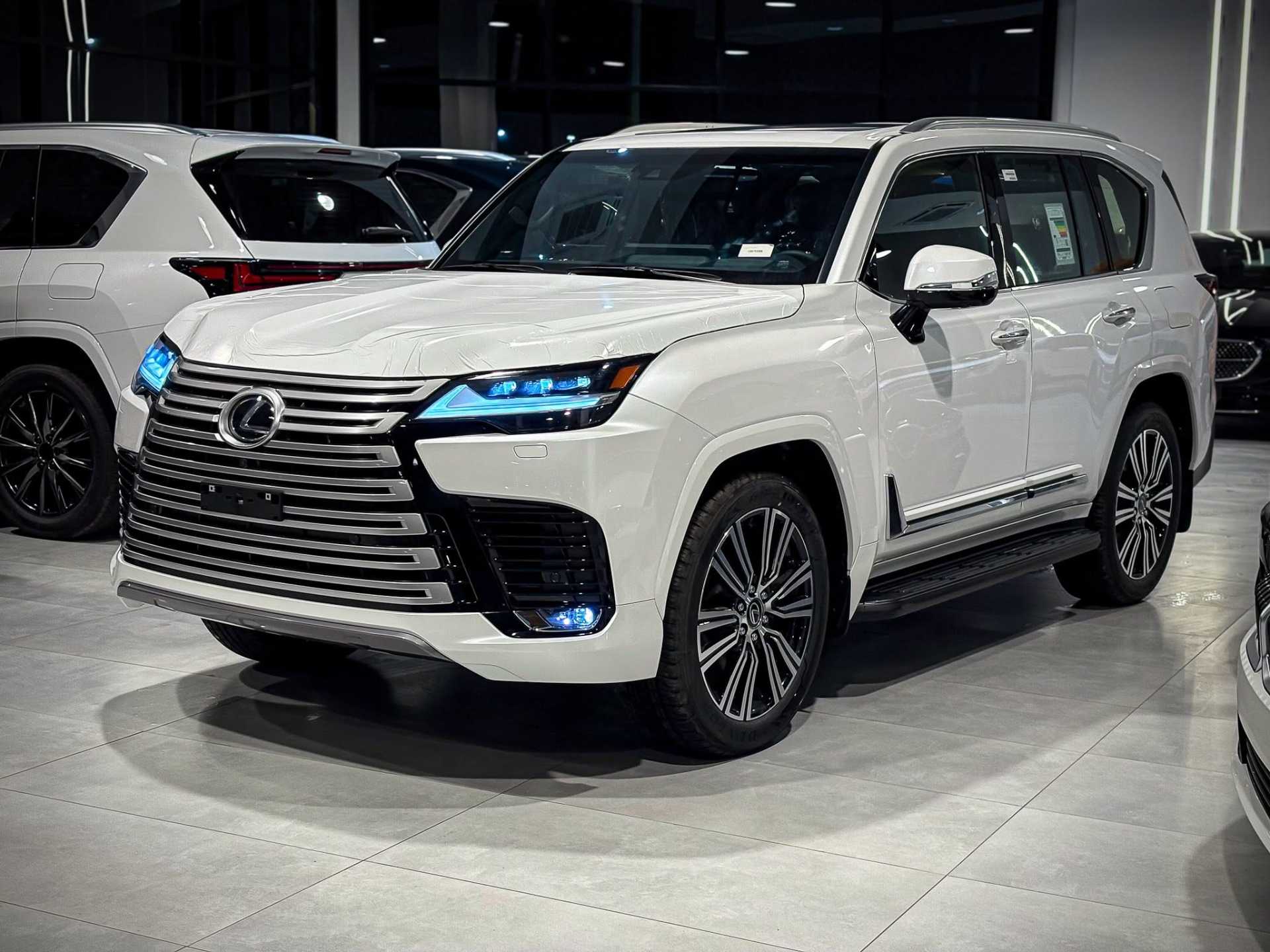 لكزس LX600 2025