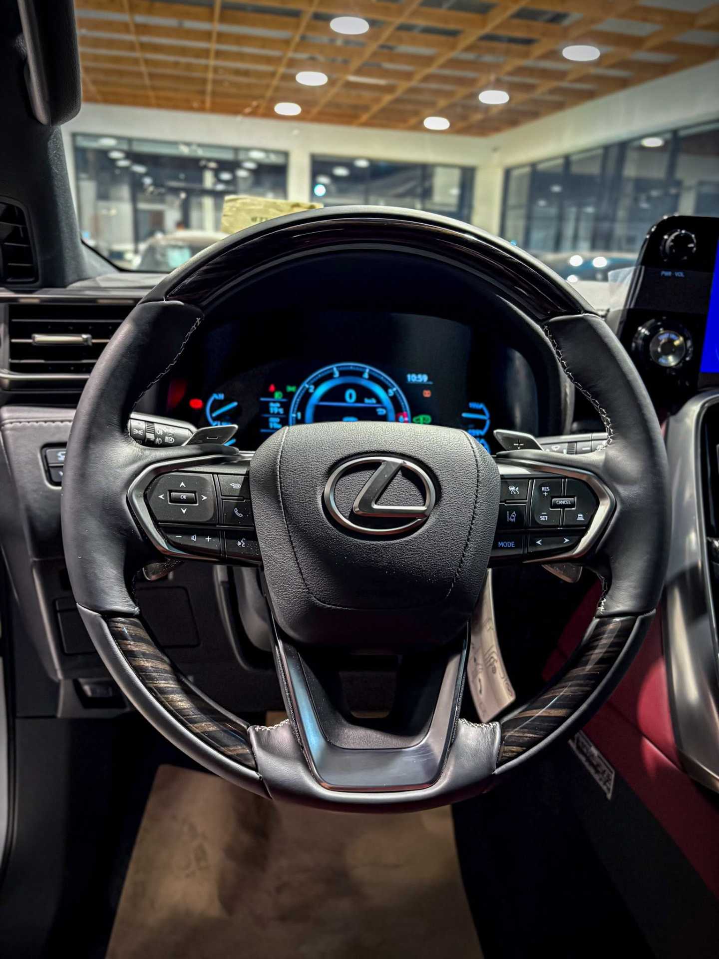 لكزس LX600 2025