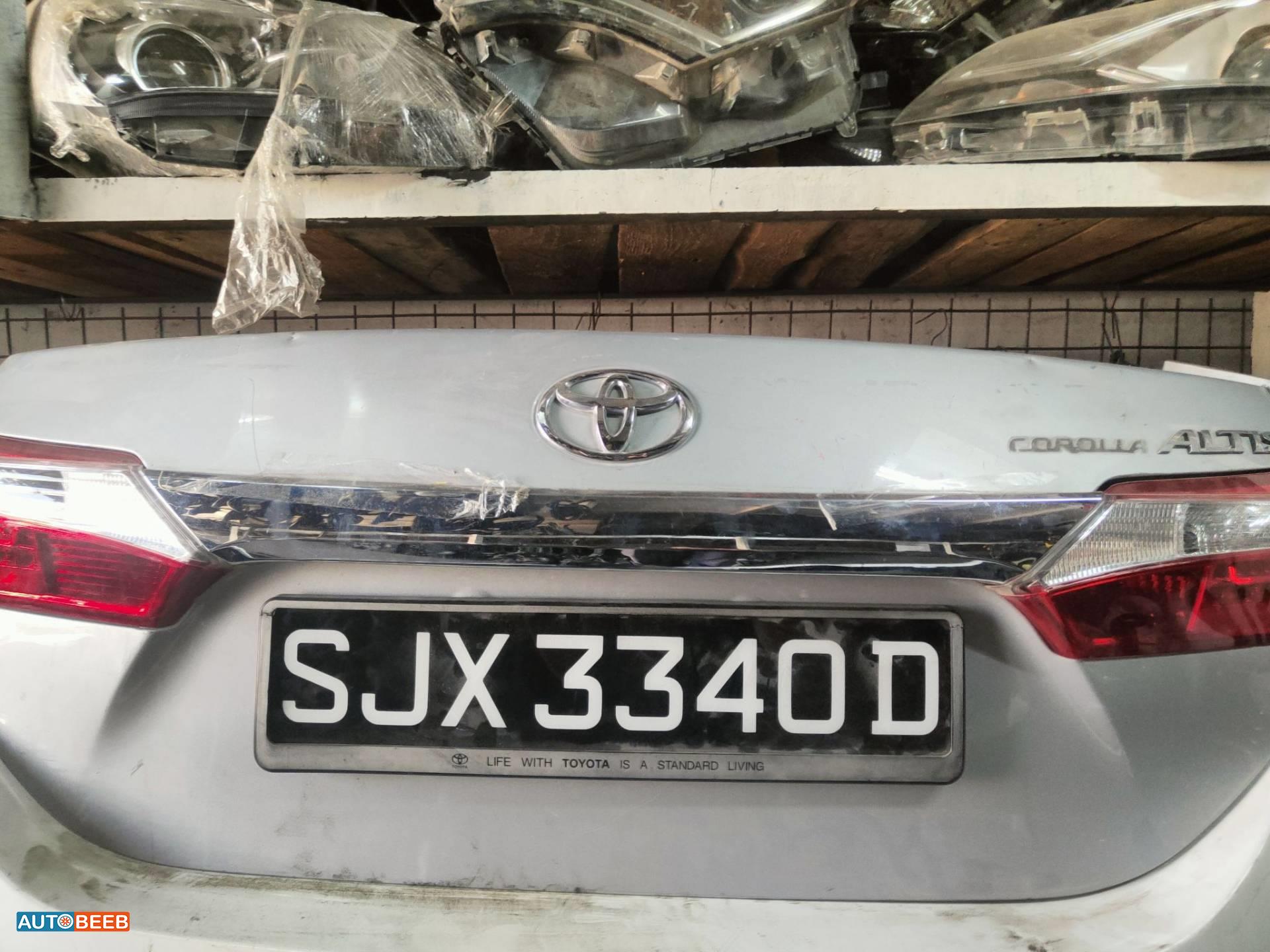 Body  Trunk Toyota Corolla