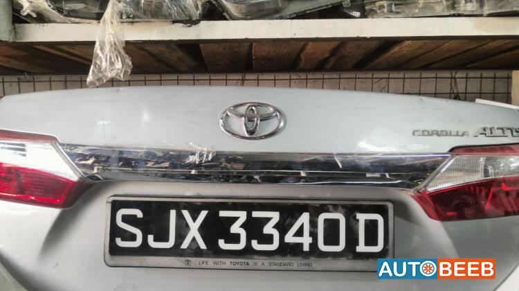 Body  Trunk Toyota Corolla