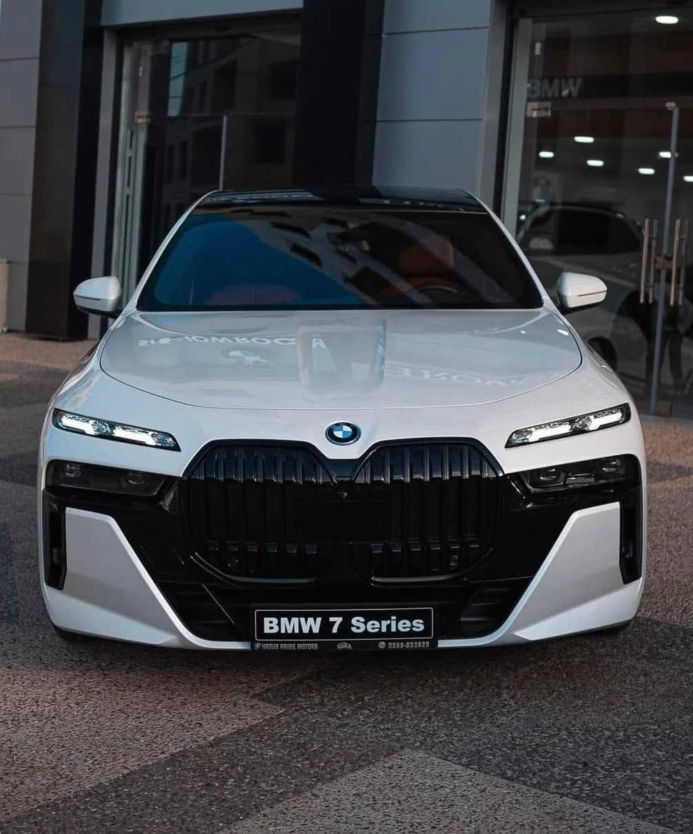 بي ام دبليو 750e xDrive 2024