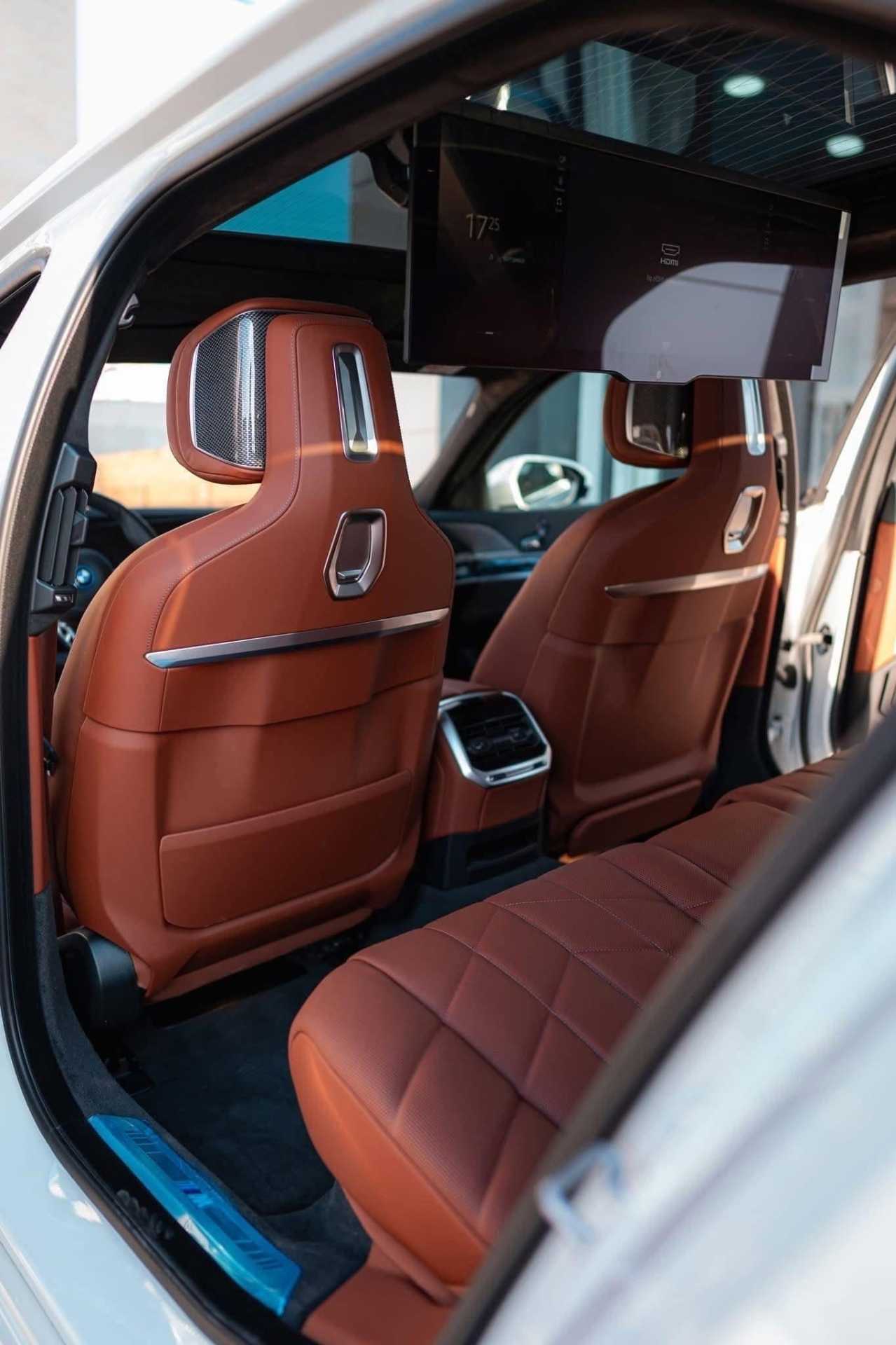 بي ام دبليو 750e xDrive 2024