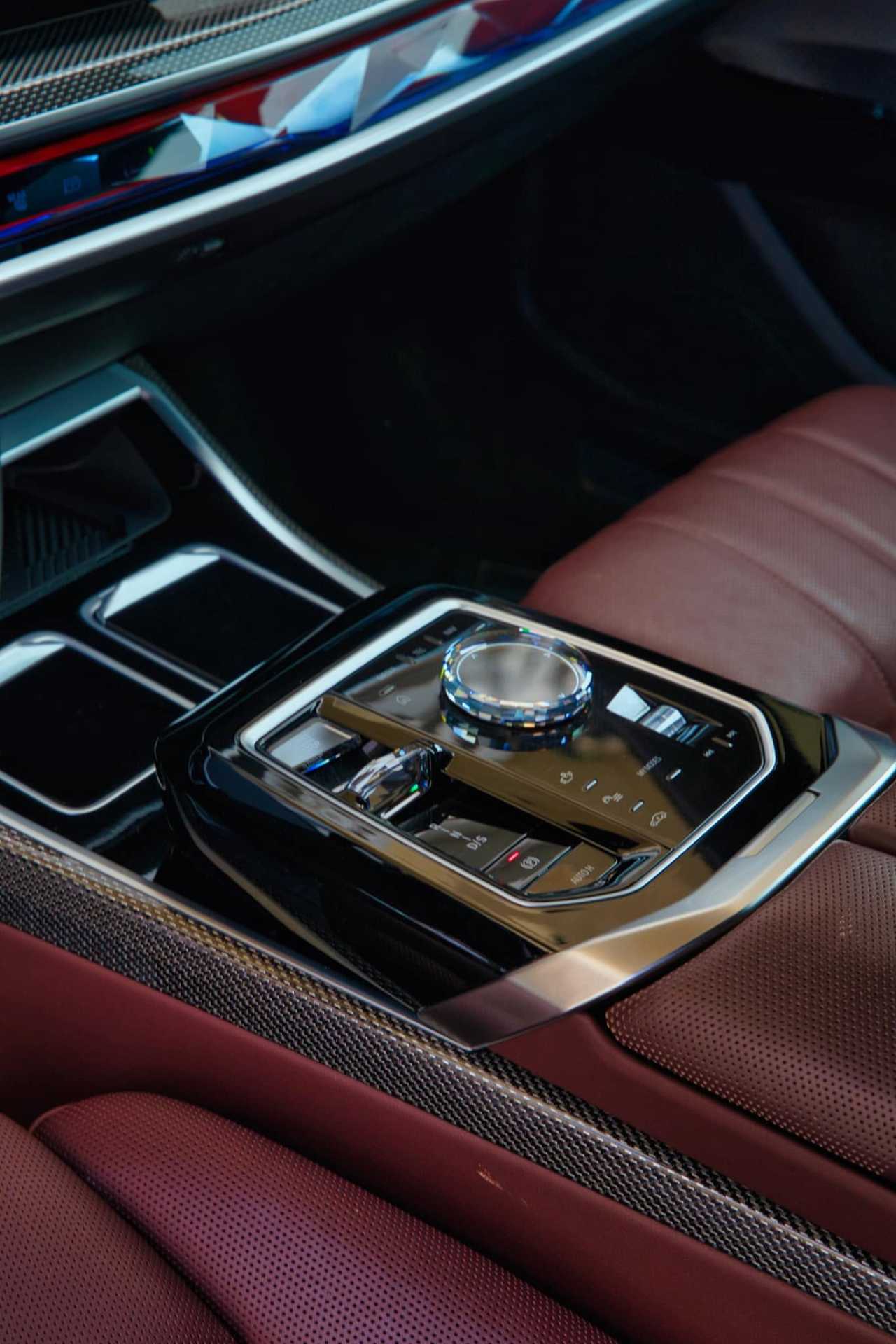BMW 750e xDrive 2024