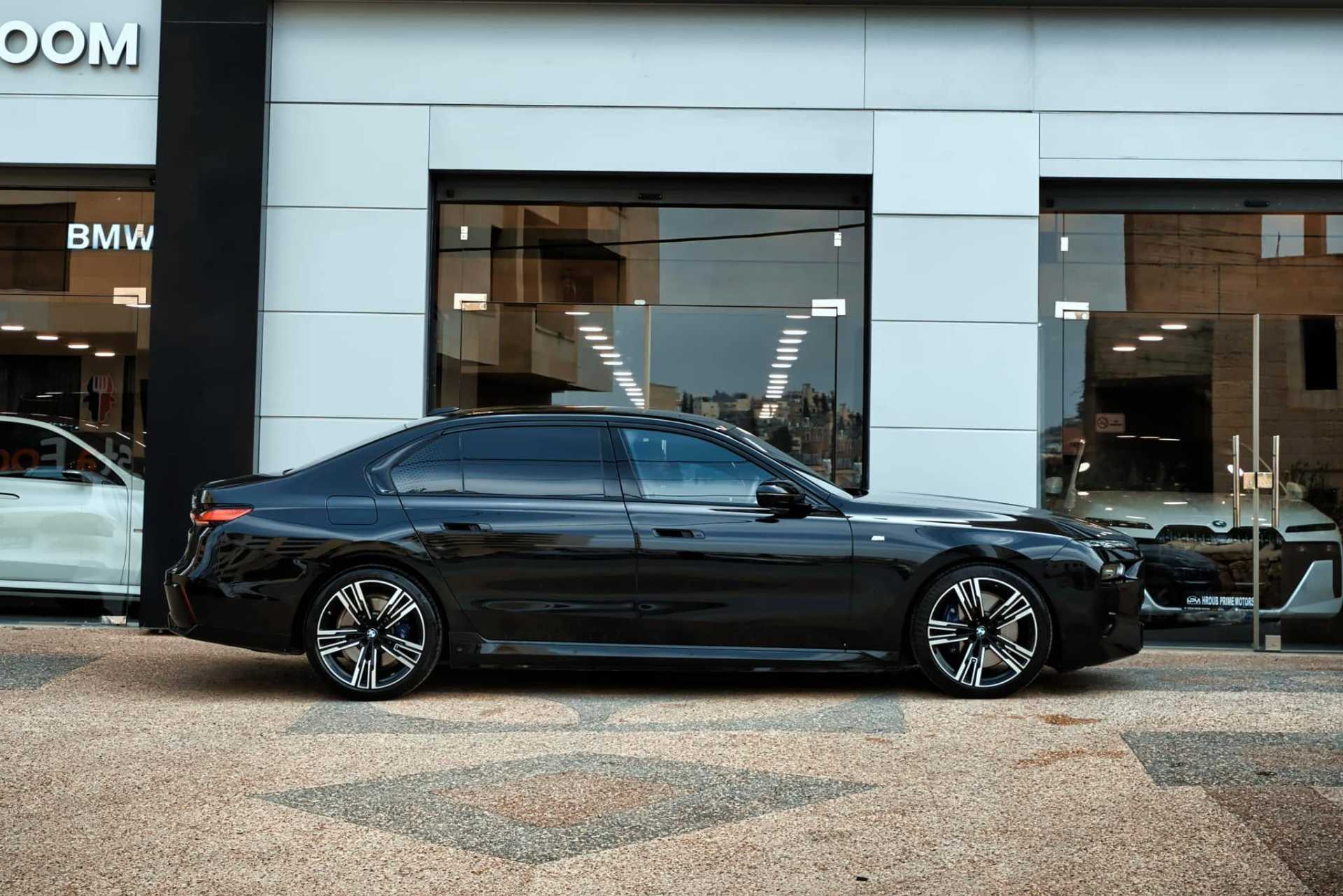 BMW 750e xDrive 2024