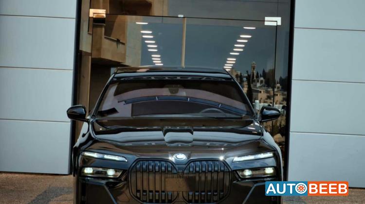 BMW 750e xDrive 2024