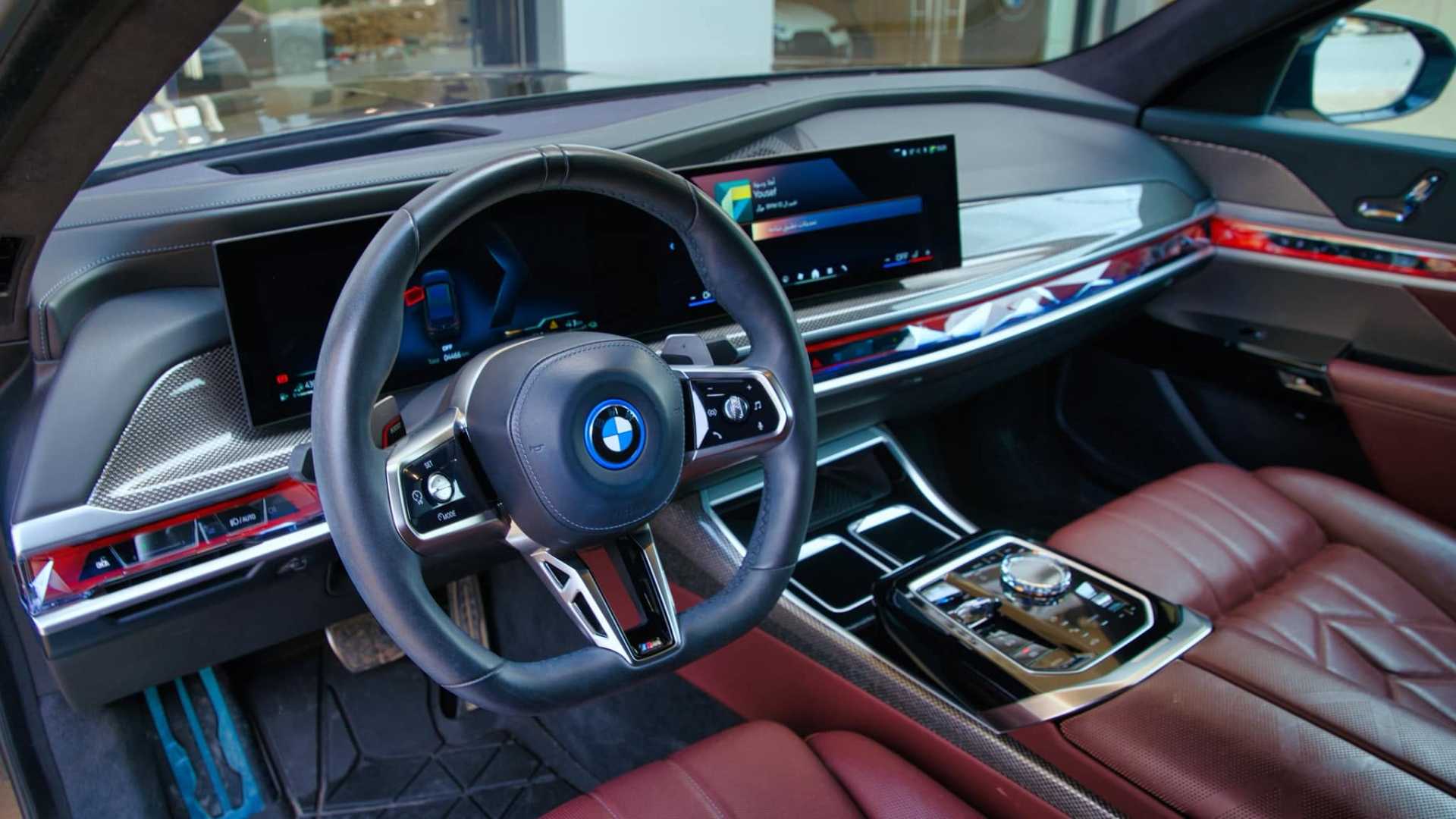 BMW 750e xDrive 2024