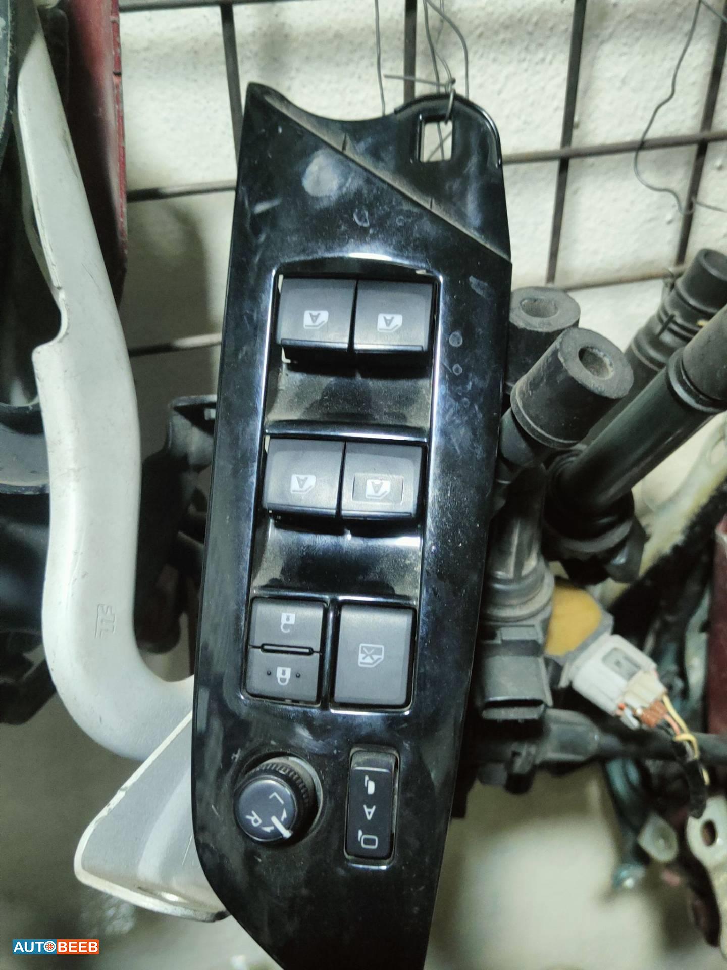 Cabin  Control buttons Toyota Corolla