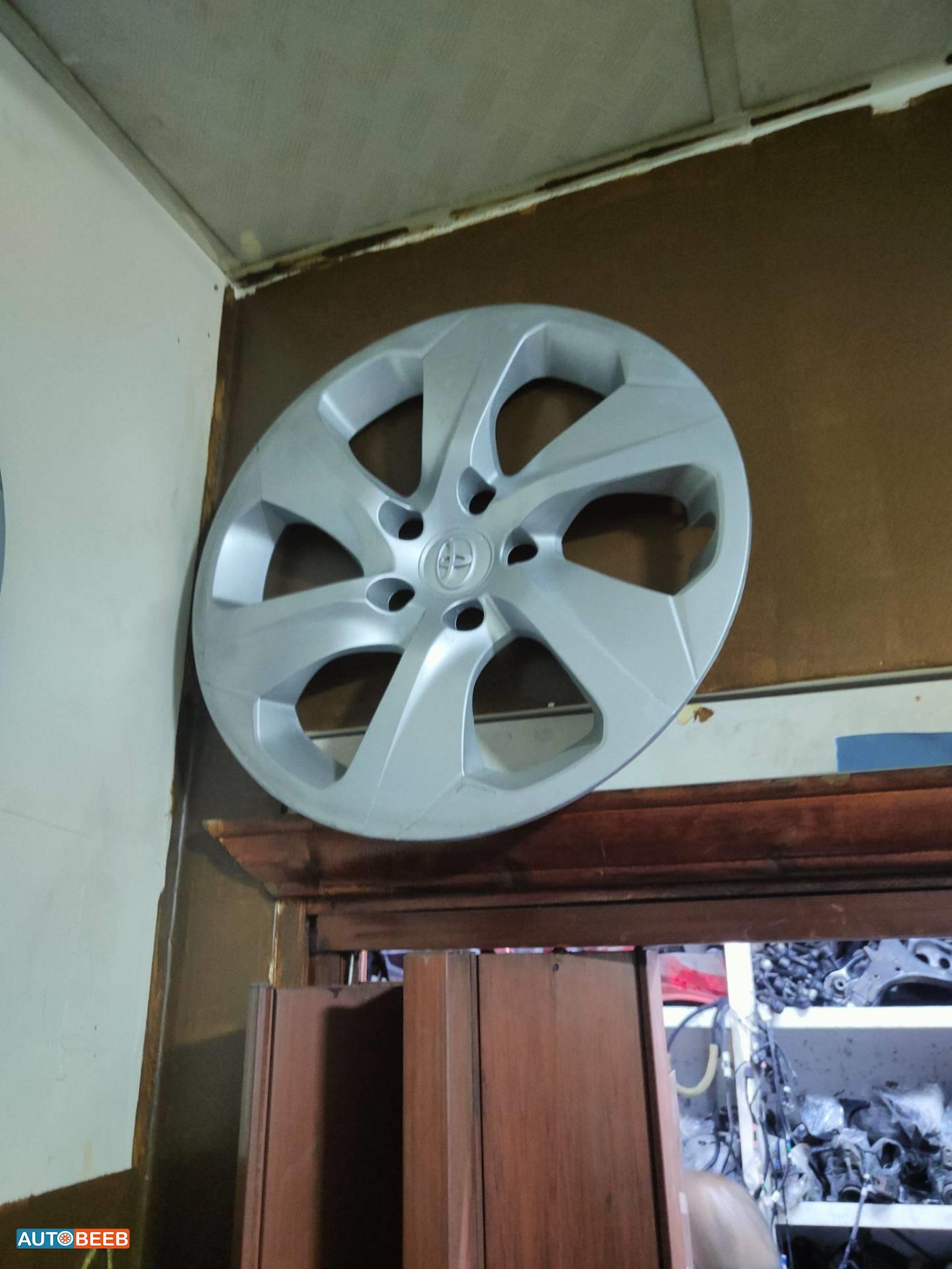 Wheel and Rims Wheel Covers  Toyota RAV4