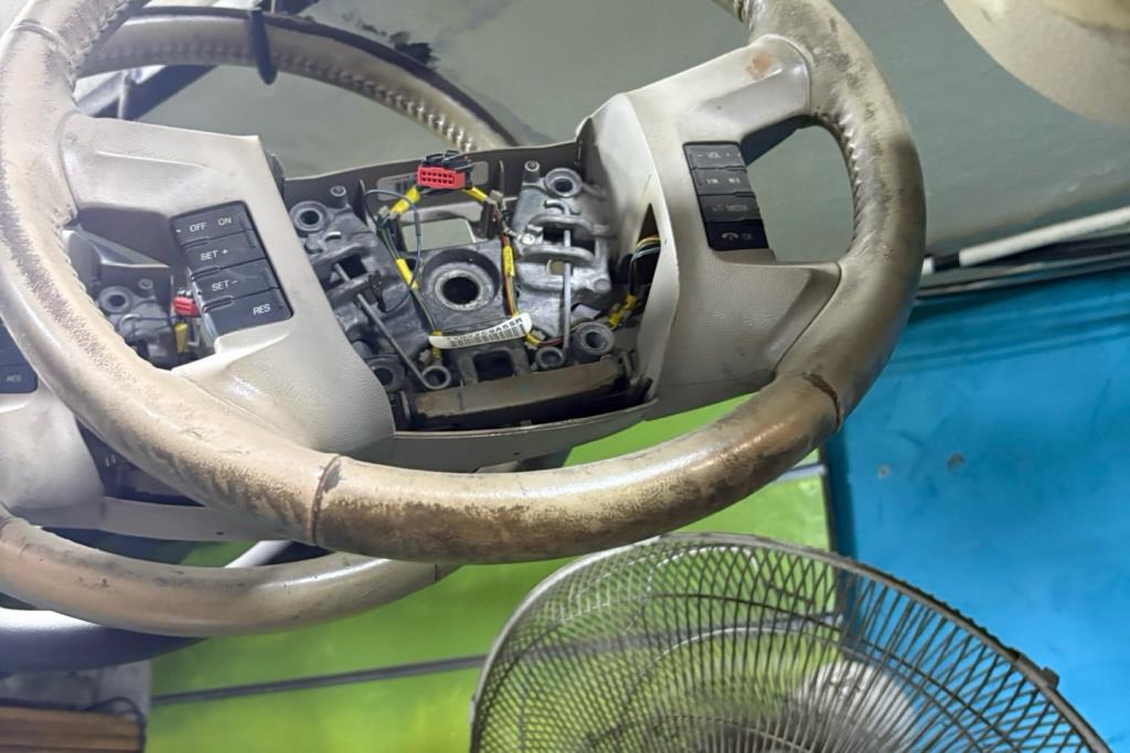 Cabin  Steering Wheel Ford Escape