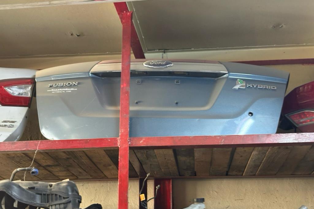Body  Trunk Ford Fusion