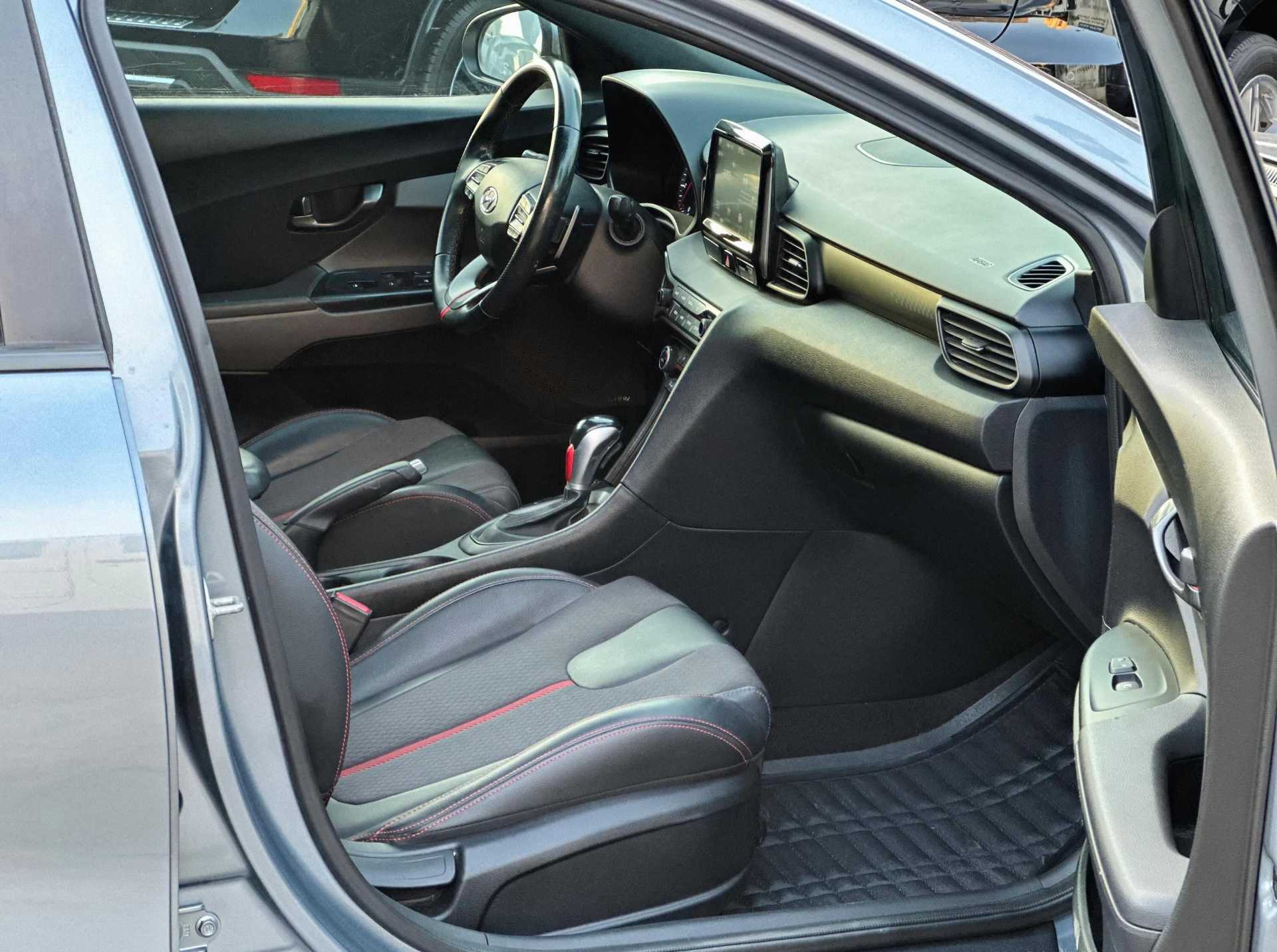 Hyundai Veloster 2019