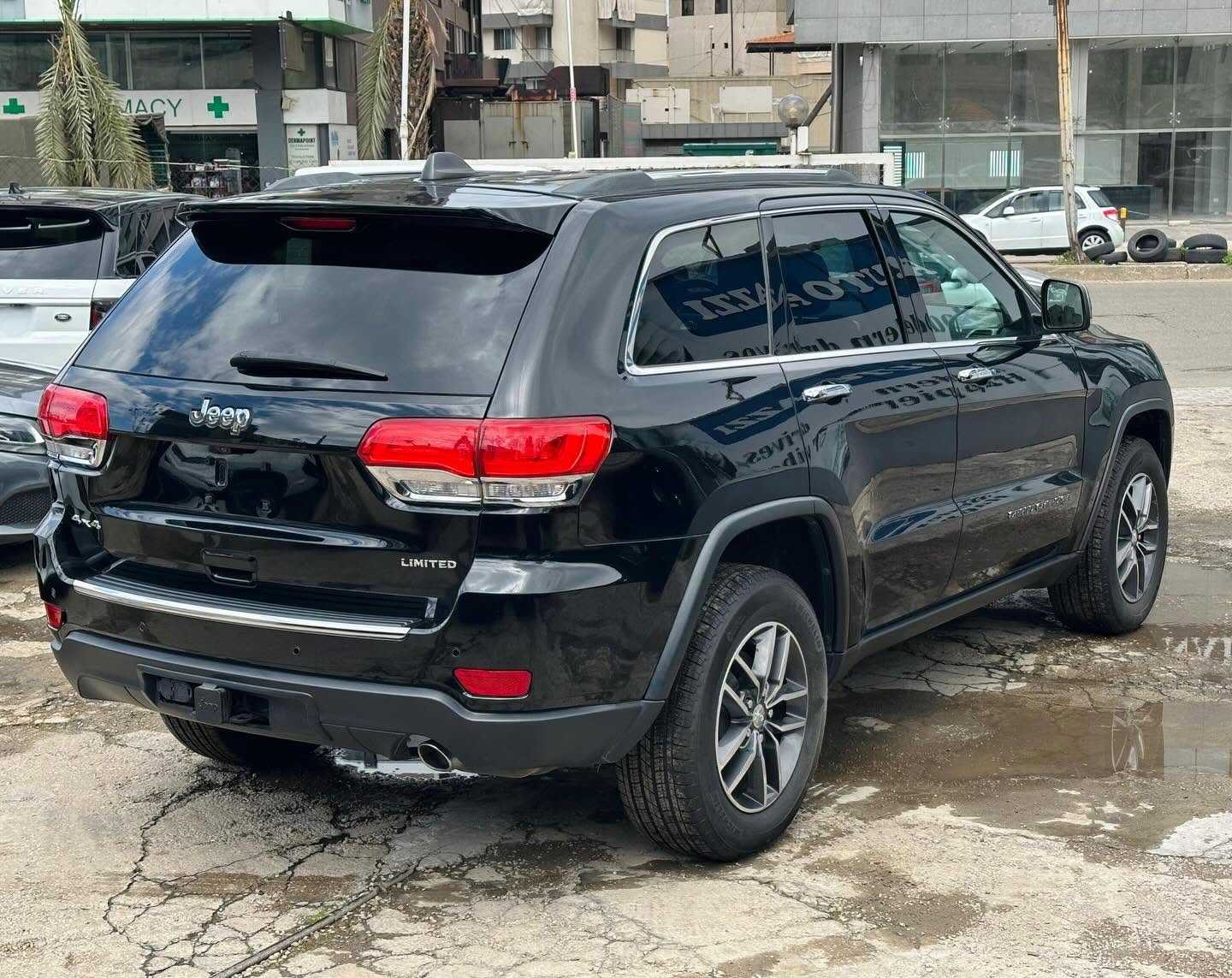 جيب جراند شيروكي 2018