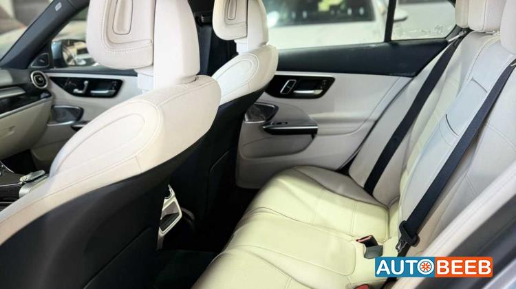 Mercedes Benz C300 2024