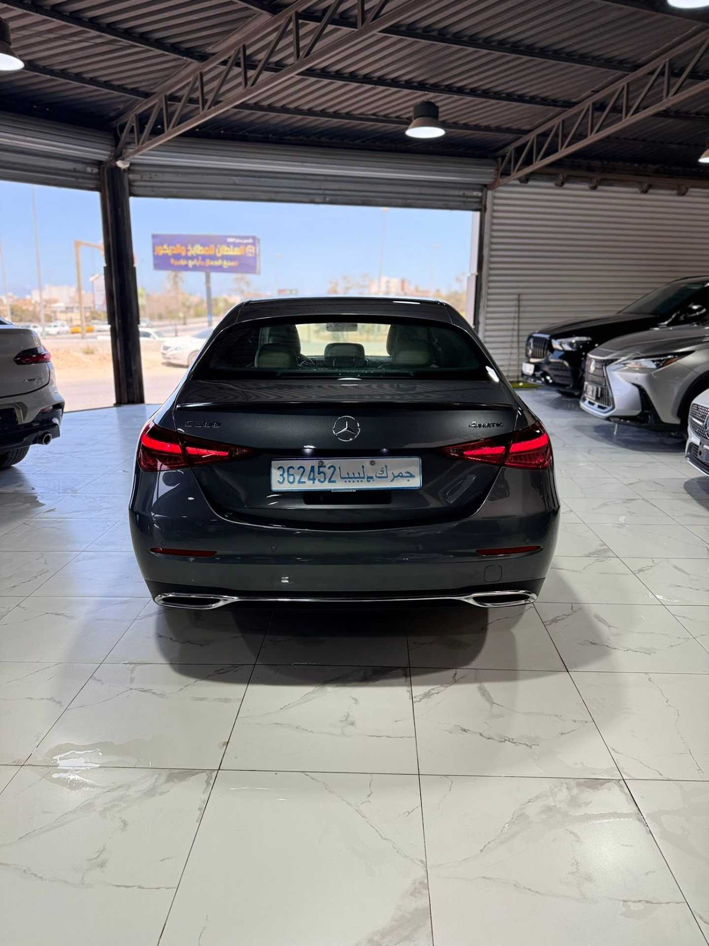 Mercedes Benz C300 2024