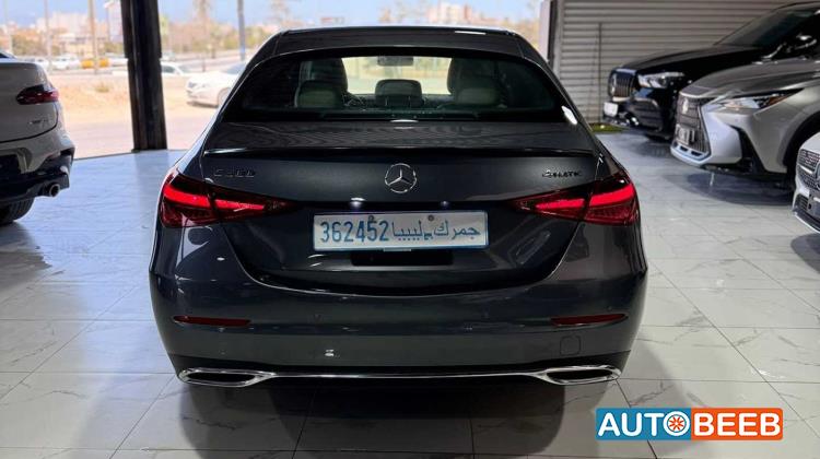 Mercedes Benz C300 2024