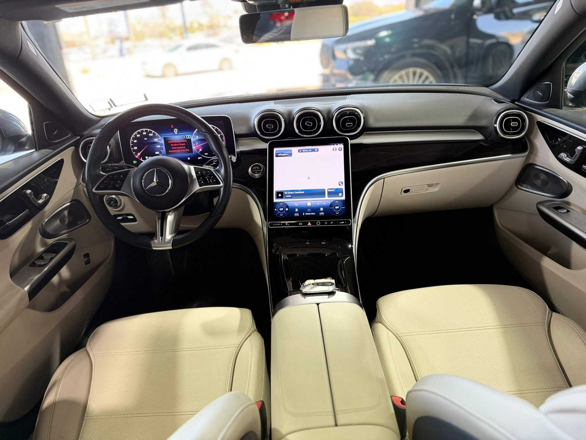 Mercedes Benz C300 2024