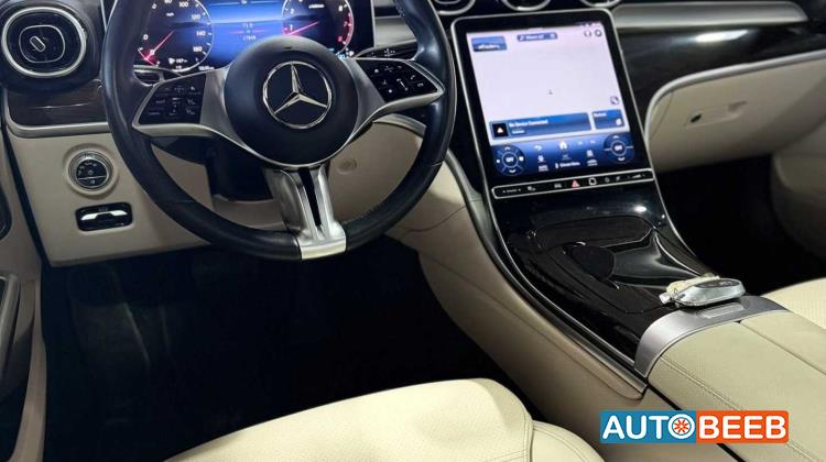 Mercedes Benz C300 2024