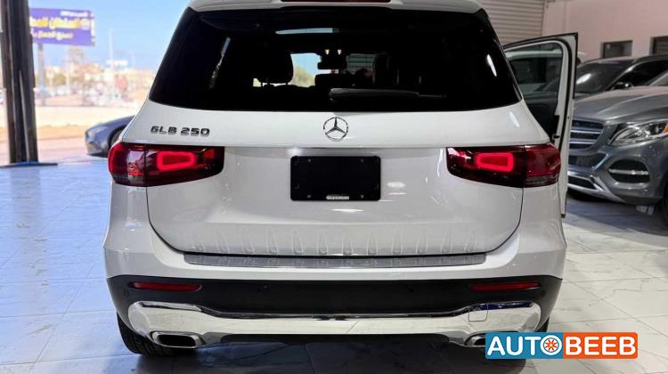 Mercedes Benz GLB250 2021